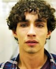 Robert Sheehan