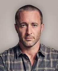 Alex O'Loughlin