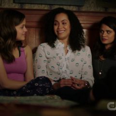 Charmed Season 1 screenshot 10