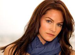 Kelly Overton