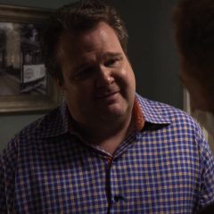 Modern Family Season 2 screenshot 6