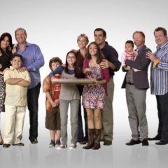 Modern Family Season 2 screenshot 10