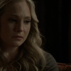 The Vampire Diaries  Season 2 screenshot 3