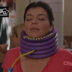 Happy Endings Season 2 screenshot 1